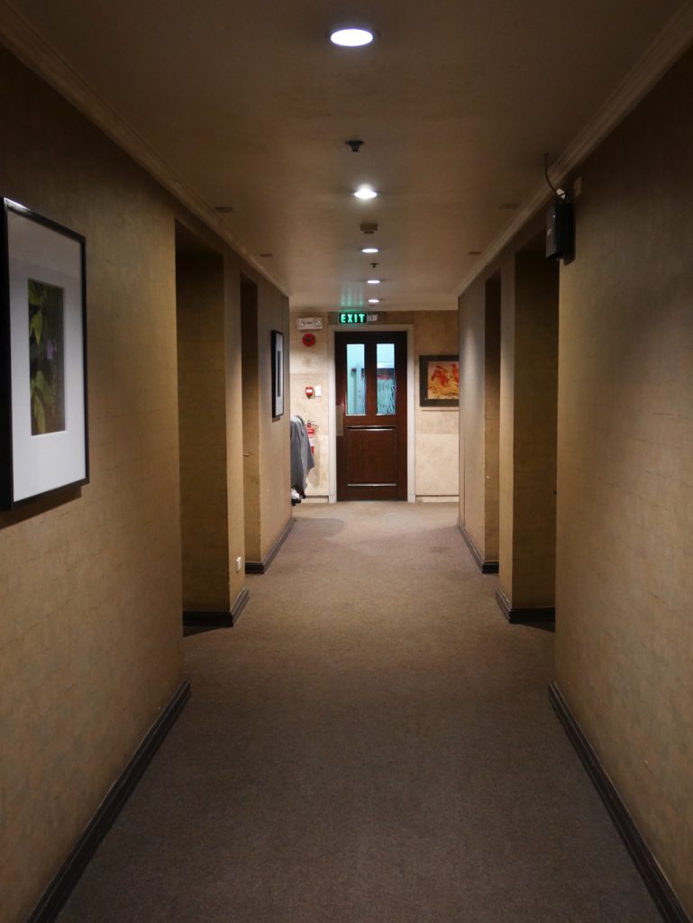 パールガーデンホテル マニラ ビル内の廊下