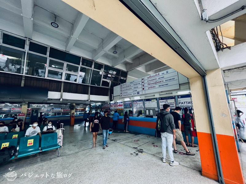 バンコク東バスターミナルからパタヤへバス移動した際の記録（ターミナル内）
