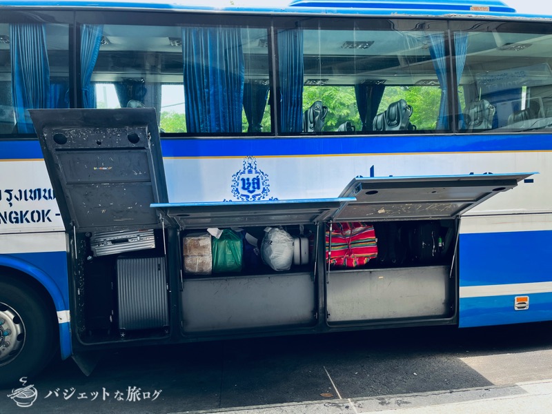 バンコク東バスターミナルからパタヤへバス移動した際の記録（大きな荷物を預けるスペース）
